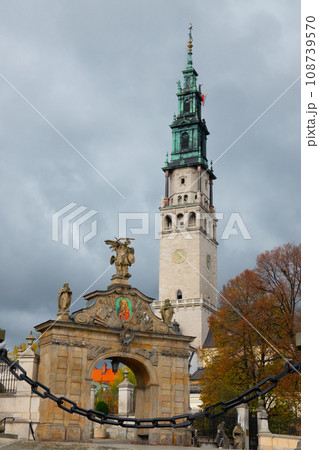 19 10 2022 view of a famous Catholic Jasna Gora monastery in Czestochowa, Poland 19 10 2022 view of a famous Catholic Jasna Gora monastery in Czestochowa, Poland 108739570
