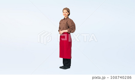 調理服を着た女性　調理師　飲食店店員　切り抜き全身写真 108740286