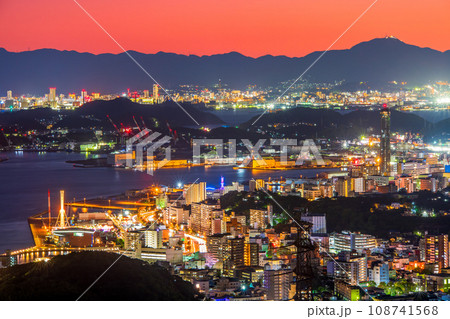山口県　下関市　海峡ゆめタワーからの夜景 108741568