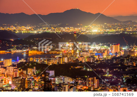 山口県　下関市　海峡ゆめタワーからの夜景 108741569