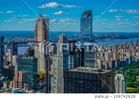 ニューヨークの街並み(ロックフェラーセンターから) ニューヨークの街並み(ロックフェラーセンターから) 108742626