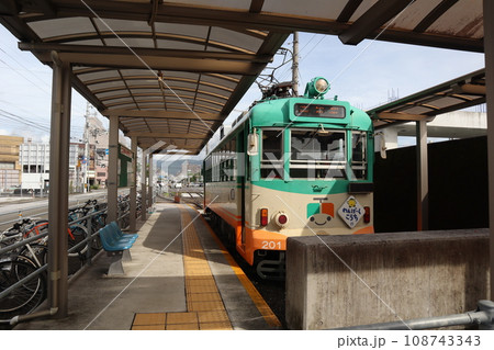 高知の路面電車　とさでん交通 桟橋通五丁目駅 108743343