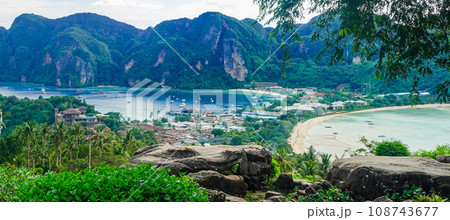 ピピ島の景色 108743677