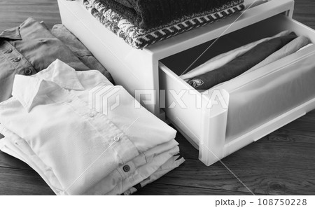 衣替えついでに断捨離 収納 整理整頓 片付け 冬服 断捨離 衣替えついでに断捨離 収納 整理整頓 片付け 冬服 断捨離 108750228