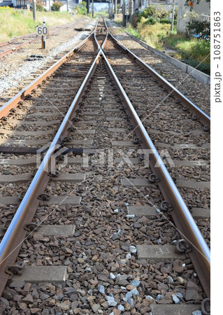 鉄道線路の分岐ポイント 108751863
