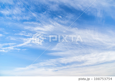 【自然・背景素材】青空と雲模様 108753754