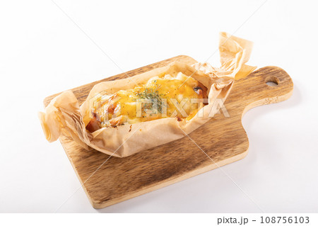 チキンとポテトのチーズ焼き チキンとポテトのチーズ焼き 108756103