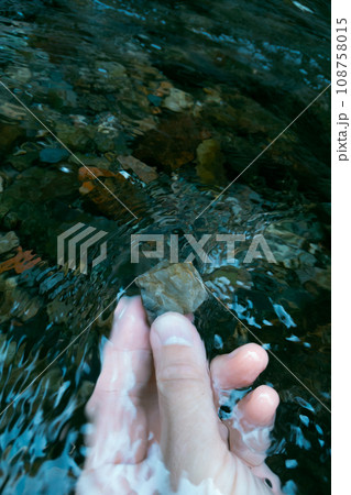 play in the river 108758015
