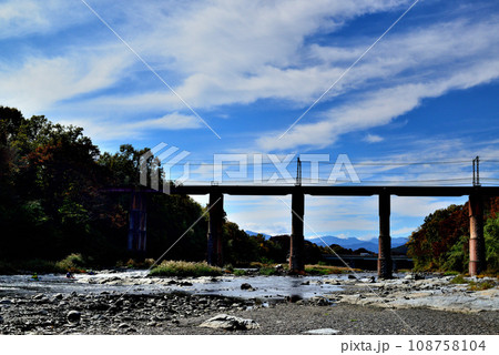 秩父鉄道 荒川橋梁と列車の風景 秩父鉄道 荒川橋梁と列車の風景 108758104