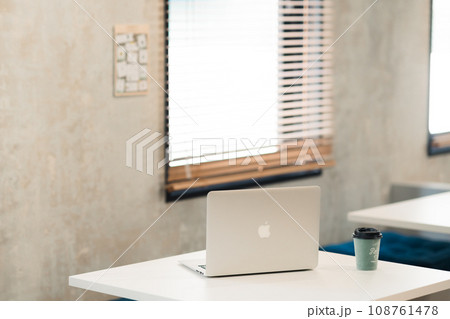 AIモデル用ビジネス素材 108761478