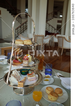 アフタヌーンティーの風景_Maroad 108763640