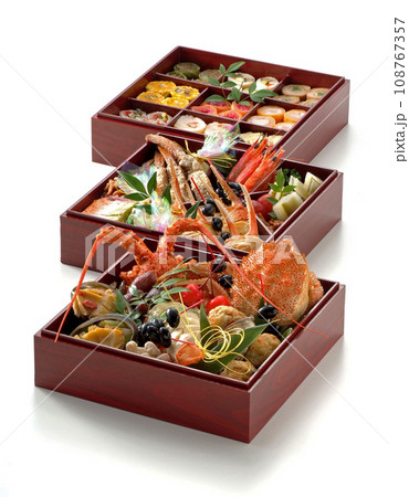 重箱に入ったおせち料理・お正月のお節料理 108767357