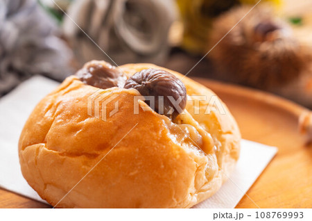 マロンパン 108769993