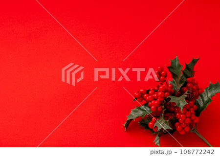 赤いクリスマスフレーム背景 108772242