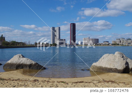 福岡　アイランドシティ　香椎浜の人工海浜 108772476