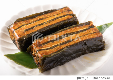 〔北海道産〕鮭と昆布の重ね巻き 〔北海道産〕鮭と昆布の重ね巻き 108772538