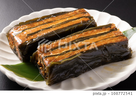 〔北海道産〕鮭と昆布の重ね巻き 〔北海道産〕鮭と昆布の重ね巻き 108772541
