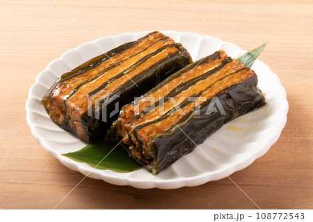 〔北海道産〕鮭と昆布の重ね巻き 〔北海道産〕鮭と昆布の重ね巻き 108772543