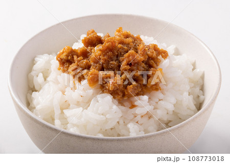 ほたてラー油 (食べるラー油) ほたてラー油 (食べるラー油) 108773018