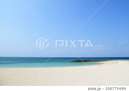 白い砂浜 白い砂浜 108773499