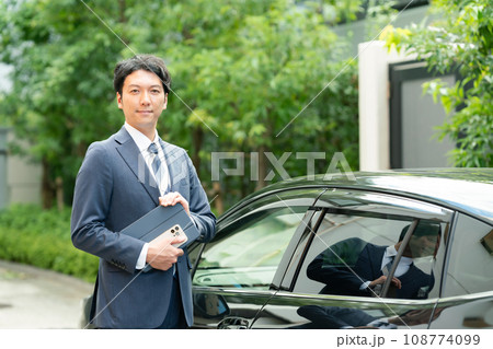 車　カーディーラー 108774099