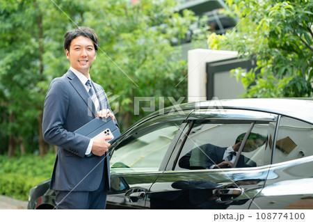 車　カーディーラー 108774100