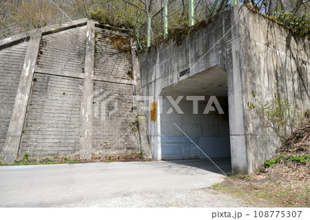 長野県北安曇郡白馬村_白沢洞門西側1_2023_4月 長野県北安曇郡白馬村_白沢洞門西側1_2023_4月 108775307