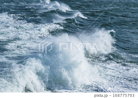 白波の海 白波の海 108775703