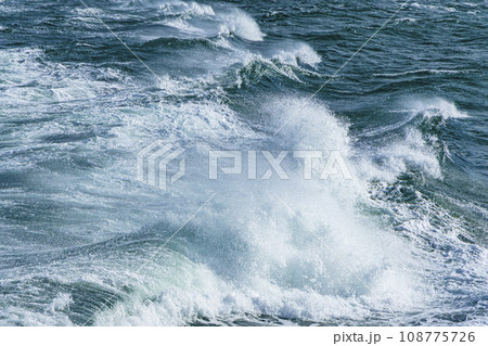 白波の海 108775726