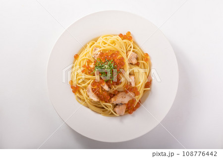 北海道産 秋鮭とイクラのパスタ 北海道産 秋鮭とイクラのパスタ 108776442