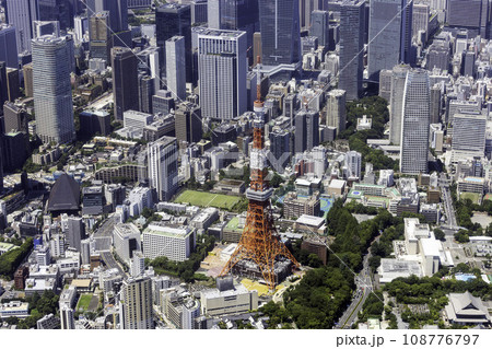東京タワー周辺を空撮 108776797