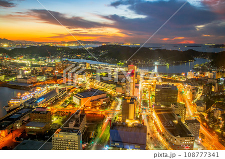 山口県 下関市 海峡ゆめタワーからの夜景 山口県 下関市 海峡ゆめタワーからの夜景 108777341
