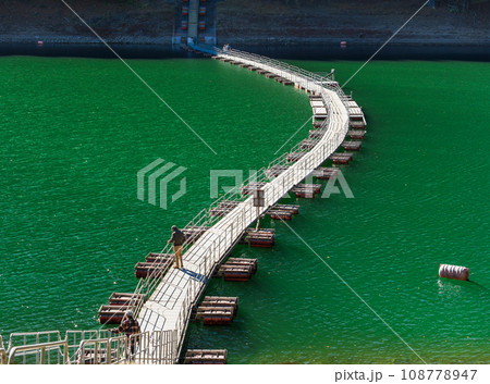 奥多摩湖 ドラム缶橋(麦山浮橋) 奥多摩湖 ドラム缶橋(麦山浮橋) 108778947