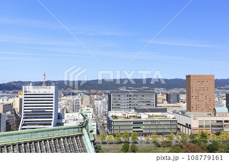 和歌山県和歌山市 和歌山城からの眺め 和歌山市役所と和歌山城ホール 和歌山県和歌山市 和歌山城からの眺め 和歌山市役所と和歌山城ホール 108779161