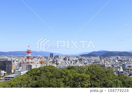 和歌山県和歌山市　和歌山城からの眺め　本丸御殿跡 108779228