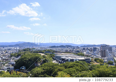 和歌山県和歌山市 和歌山城からの眺め 近代美術館と博物館 和歌山県和歌山市 和歌山城からの眺め 近代美術館と博物館 108779233