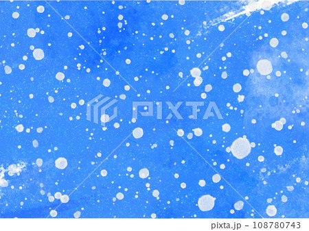 雪が降る冷たそうな鮮やかな水彩風の青色の背景素材	 108780743