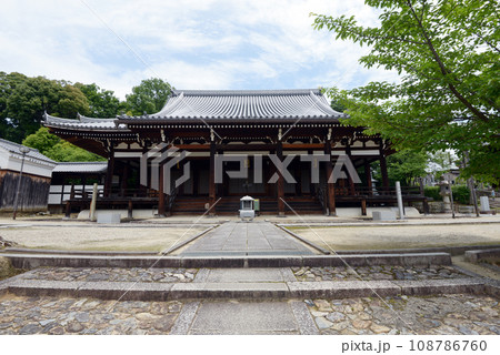 宝塔寺　本堂　京都市伏見区深草 108786760