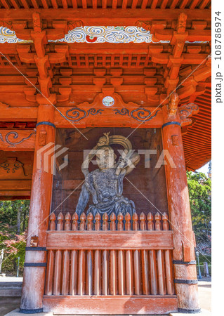 秋の高野山 大門の仁王像(阿形) 秋の高野山 大門の仁王像(阿形) 108786974