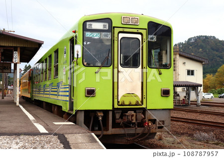 秋田内陸縦貫鉄道のAN-8809形車両 鷹巣行き(阿仁合駅) 秋田内陸縦貫鉄道のAN-8809形車両 鷹巣行き(阿仁合駅) 108787957
