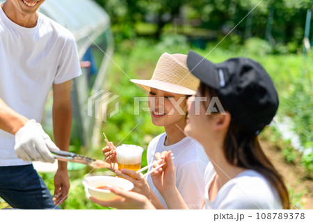 Image photo 108789378