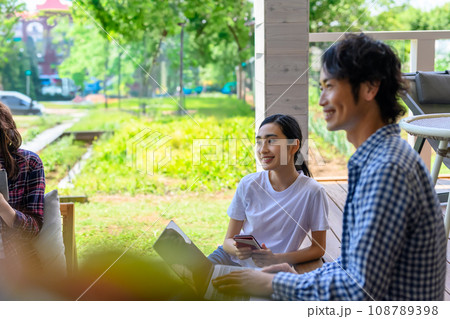 Image photo 108789398