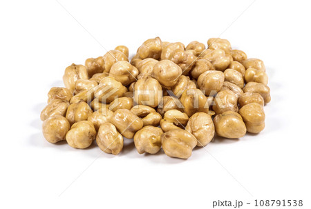 Heap of fresh cooked chickpeas isolated on white background Heap of fresh cooked chickpeas isolated on white background 108791538