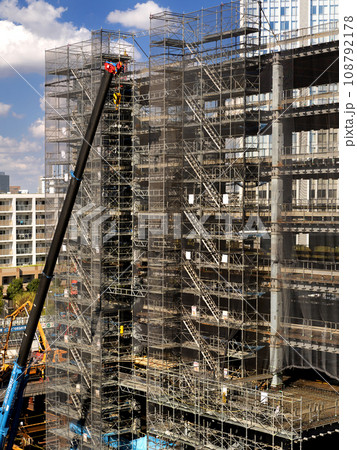 高層ビルの建設現場 高層ビルの建設現場 108792178