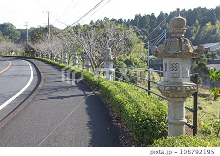 知覧平和祈念通りの石灯籠 知覧平和祈念通りの石灯籠 108792195
