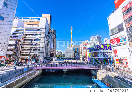 日本の横浜都市景観 11月。横浜駅前・横浜ビブレなどを望む＝14日 108793012