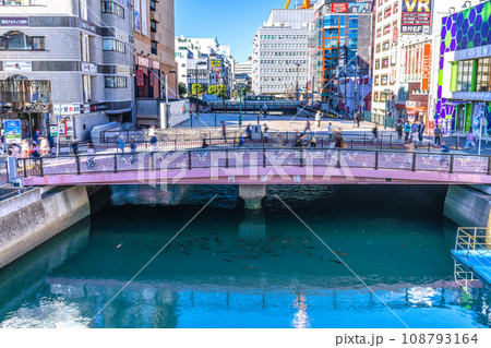 日本の横浜都市景観 11月。横浜駅前・横浜ビブレ、南幸橋などを望む=14日 日本の横浜都市景観 11月。横浜駅前・横浜ビブレ、南幸橋などを望む=14日 108793164