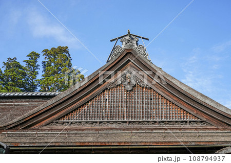高野山真言宗総本山「金剛峯寺」の屋根 108794937