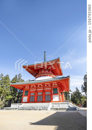 秋の高野山　壇上伽藍・根本大塔 108795060