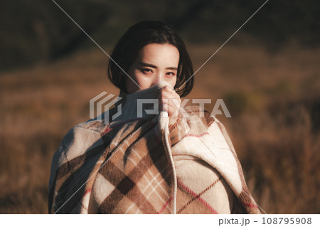女性 放浪 旅人 一人旅 女性 放浪 旅人 一人旅 108795908